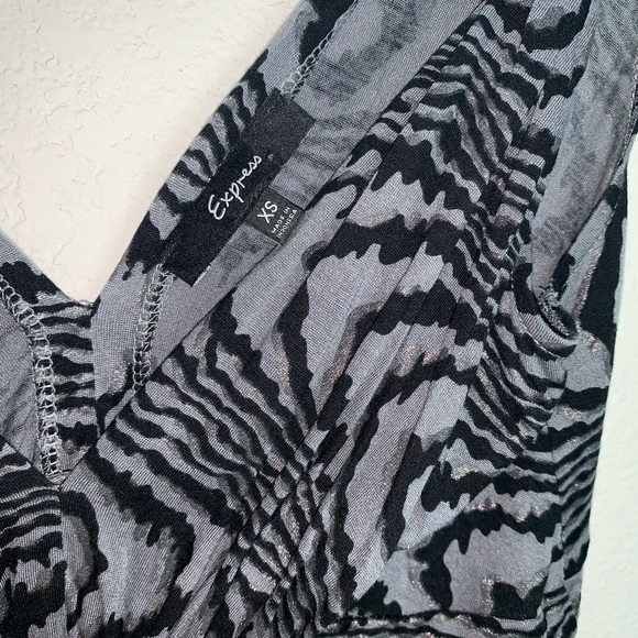 Express Animal Print top - Picture 5 of 5